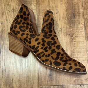 NEW Boutique Leopard Booties, never worn! size 11